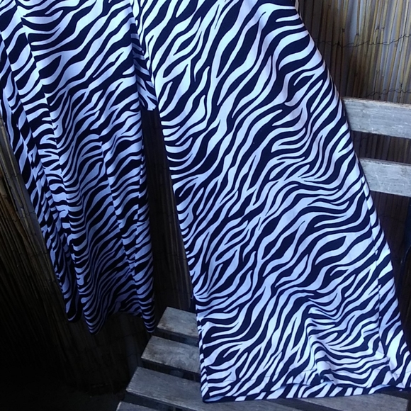 New York & Co 100% Cotton Jumpsuit - Picture 3 of 9